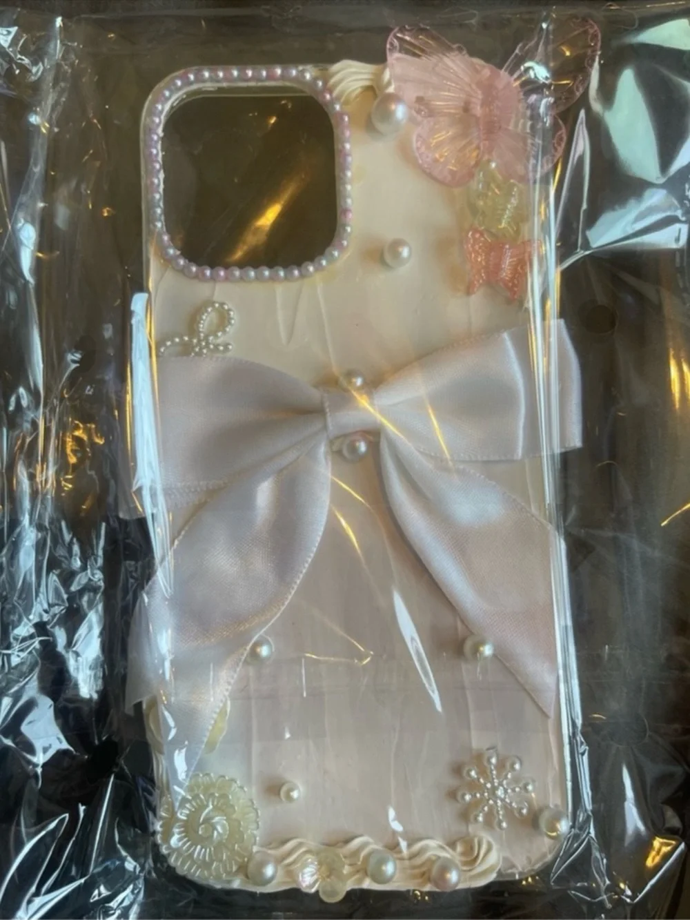Large White Ribbon Bow Baroque Style Decorative iPhone Case
